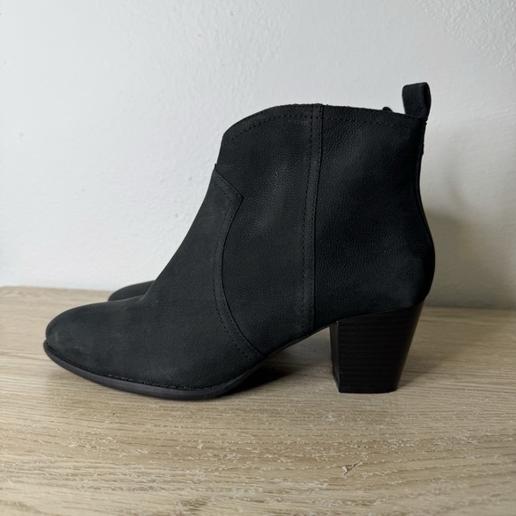 Vionic Raina Nubuck Suede Leather Black Ankle Boots Side Zip Womens Size 9 - Picture 1 of 13